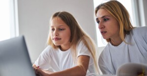 OpenAI lança novos recursos de controle parental para adolescentes no ChatGPT