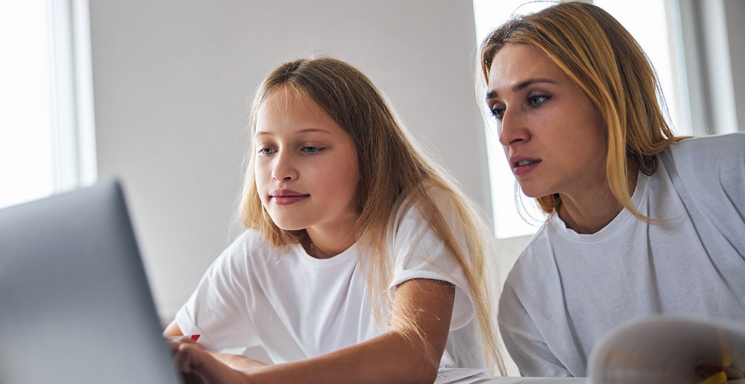 OpenAI lança novos recursos de controle parental para adolescentes no ChatGPT